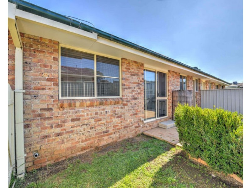 2/12 Curlew Crescent, Tamworth NSW 2340