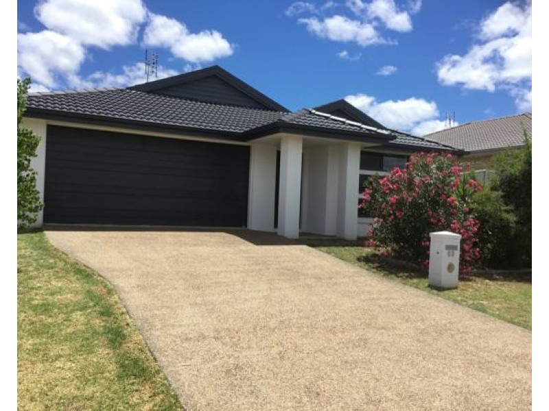 60 Tulipwood Crescent, Tamworth NSW 2340