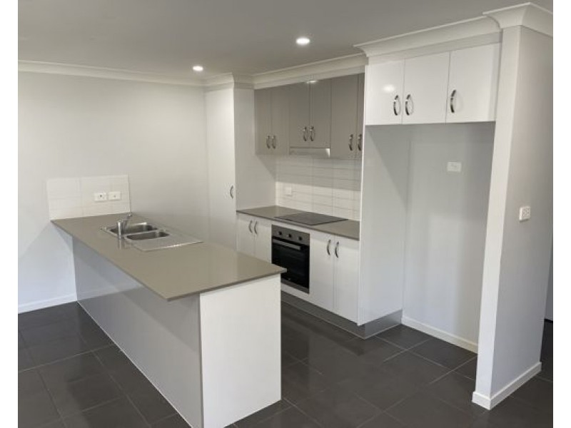 60 Tulipwood Crescent, Tamworth NSW 2340