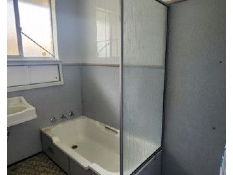 1/2 John Street, Tamworth NSW 2340
