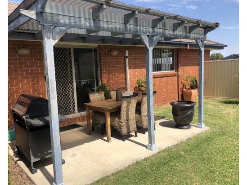 1 Kalinda Place, Hillvue NSW 2340