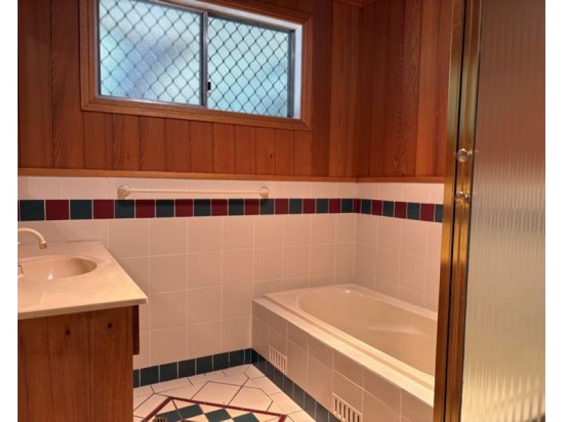 56 Oak Street, Tamworth NSW 2340