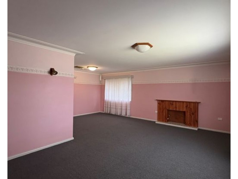 56 Oak Street, Tamworth NSW 2340