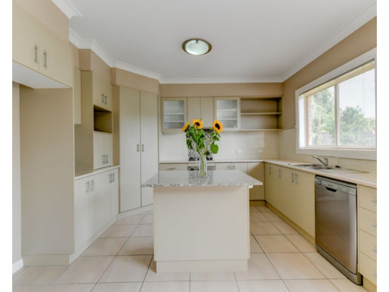 42 Campbell Road, Tamworth NSW 2340