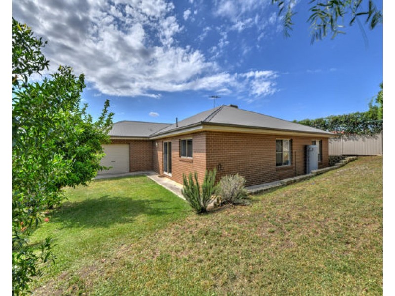 42 Campbell Road, Tamworth NSW 2340
