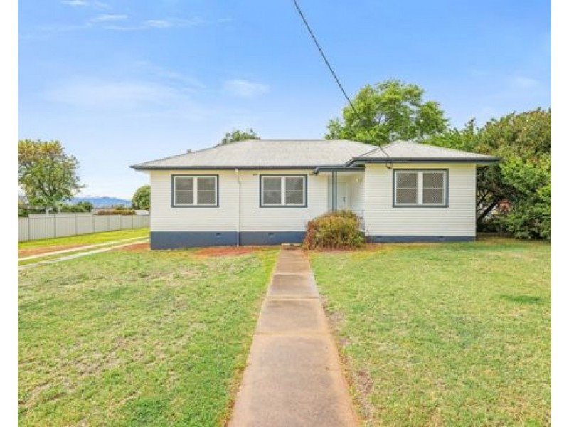 33 Hillvue Road, Tamworth NSW 2340