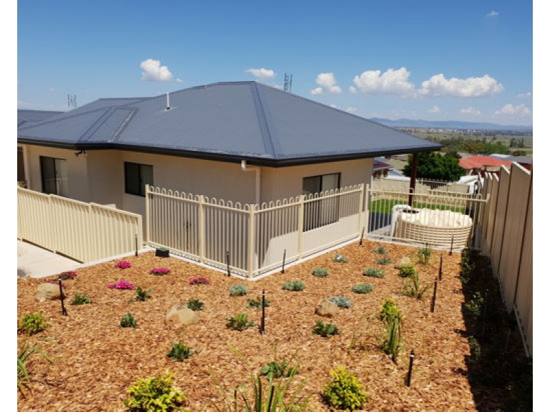 2/9 Wollemi Close, Tamworth NSW 2340