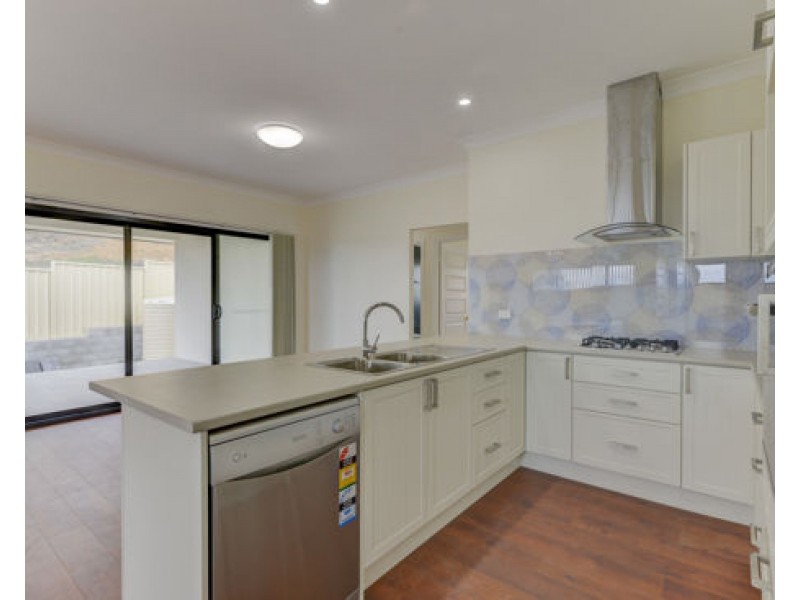 2/9 Wollemi Close, Tamworth NSW 2340