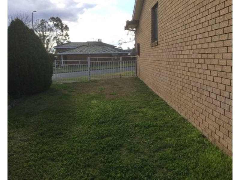 27 Bandalong Street, Tamworth NSW 2340