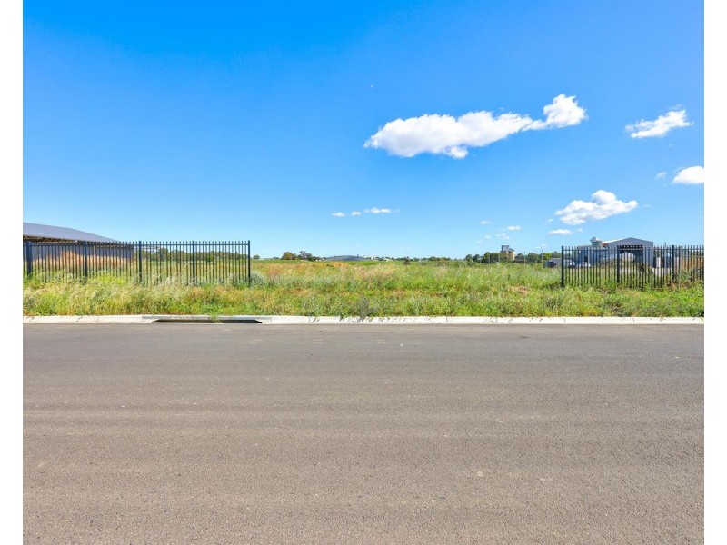 /11 Industrial Close, Tamworth NSW 2340