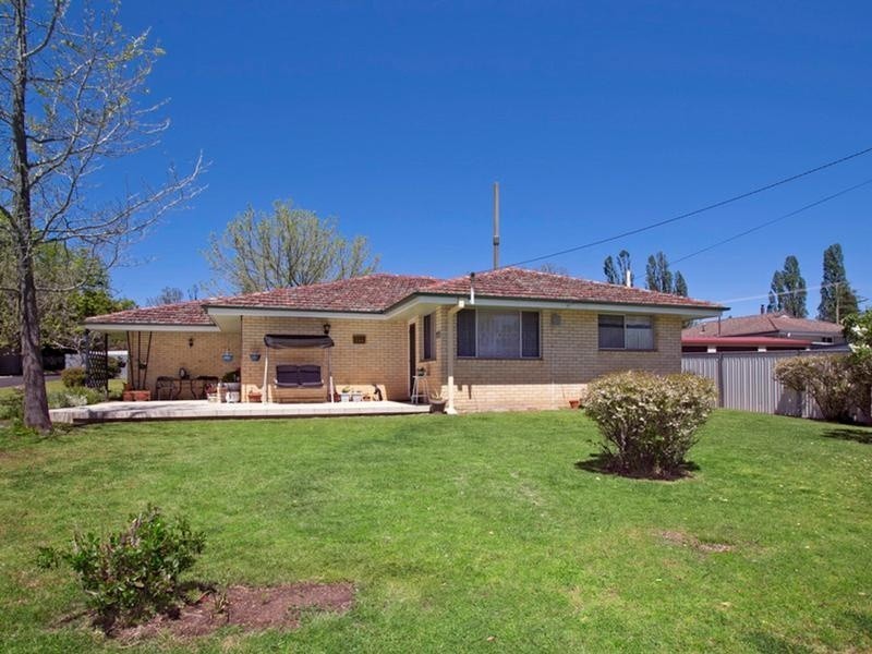 9 McShane Avenue, Armidale NSW 2350