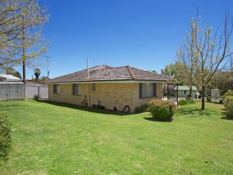 9 McShane Avenue, Armidale NSW 2350