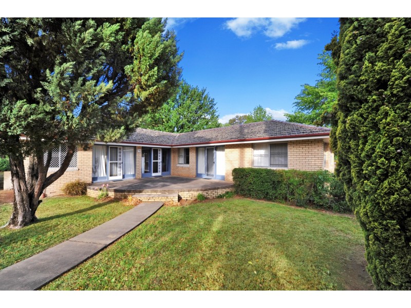 1/79 Queen Elizabeth Drive, Armidale NSW 2350