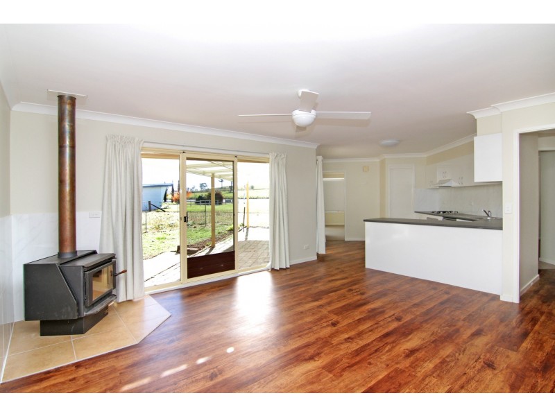 3174 New England Highway, Black Mountain NSW 2365