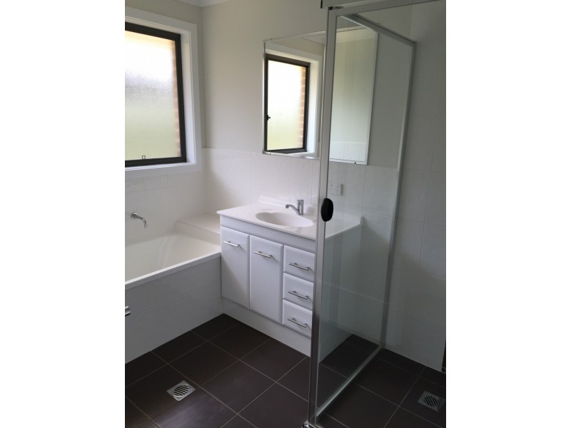 2/16 Mason Crescent, Armidale NSW 2350