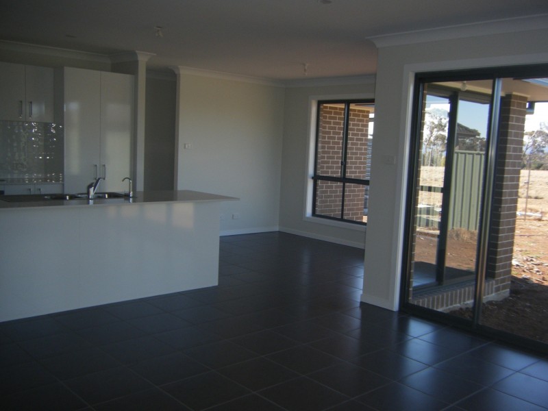 2/16 Mason Crescent, Armidale NSW 2350