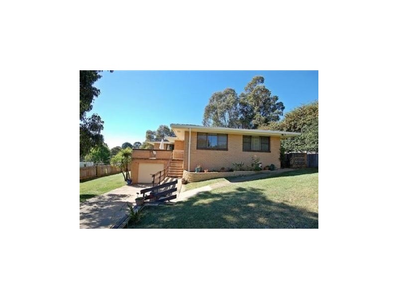 6 Burgess Street, Armidale NSW 2350