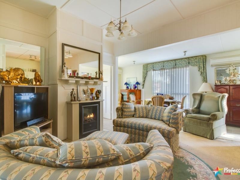 2 Park Street, Uralla NSW 2358