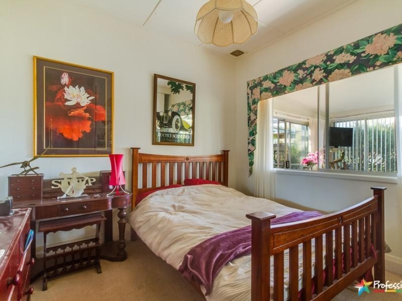 2 Park Street, Uralla NSW 2358
