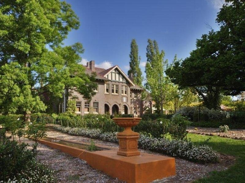 2/2 Uralla Road, Armidale NSW 2350