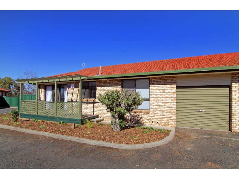 2/27 Niagara Street, Armidale NSW 2350