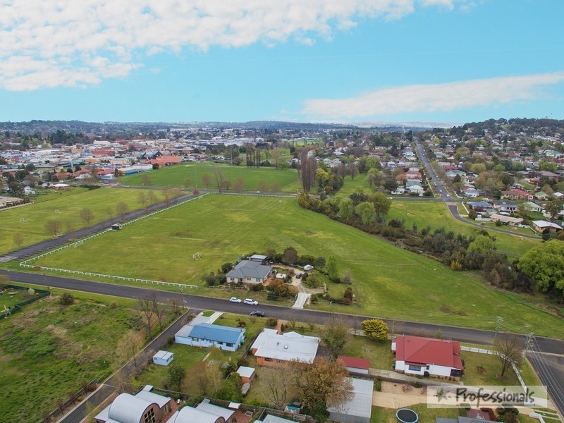 61 Douglas Street, Armidale NSW 2350