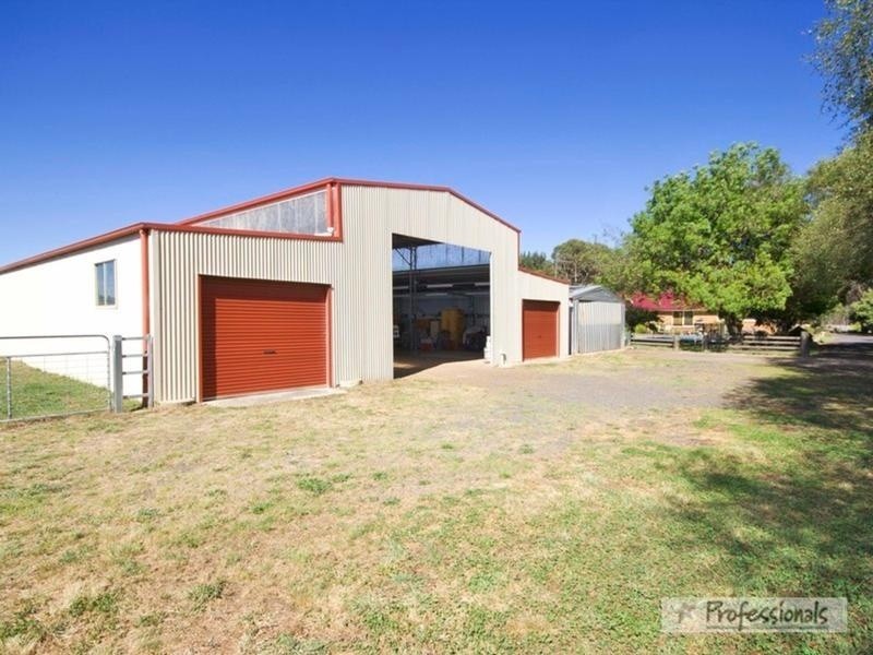 542 Hawthorne Drive, Armidale NSW 2350