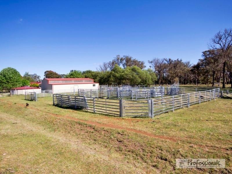 542 Hawthorne Drive, Armidale NSW 2350