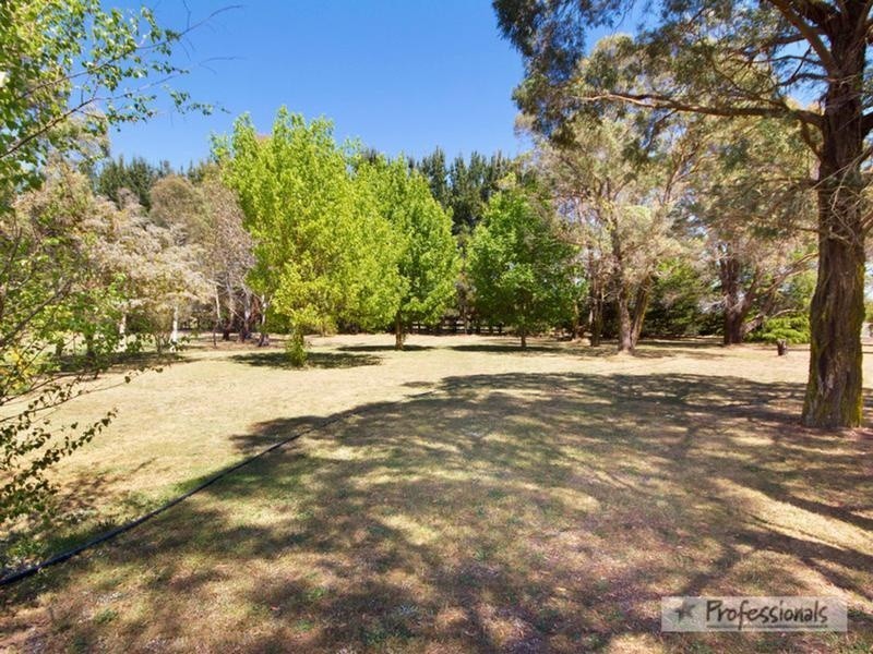 542 Hawthorne Drive, Armidale NSW 2350