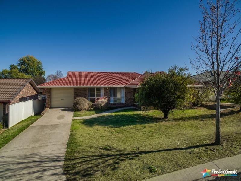 13 Eleanor Close, Armidale NSW 2350