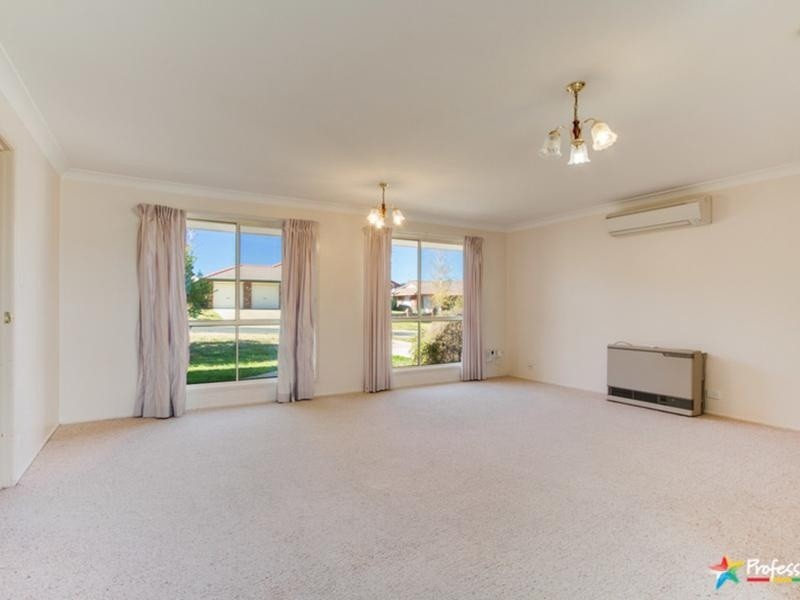 13 Eleanor Close, Armidale NSW 2350