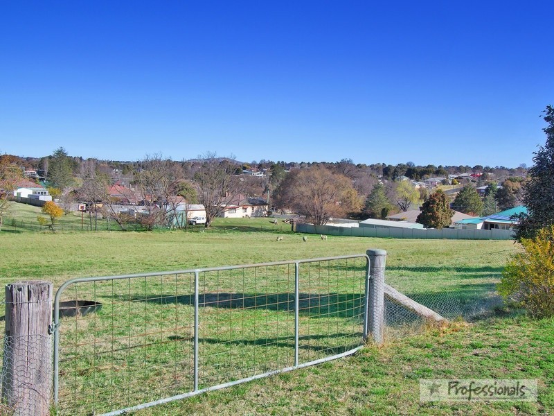 10 Fitzroy Street, Uralla NSW 2358