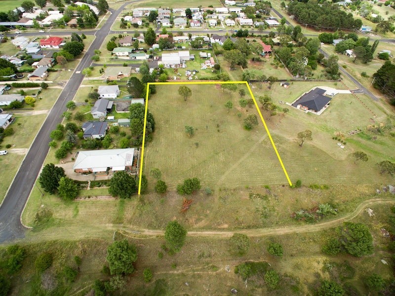 16 Fitzroy Street, Uralla NSW 2358