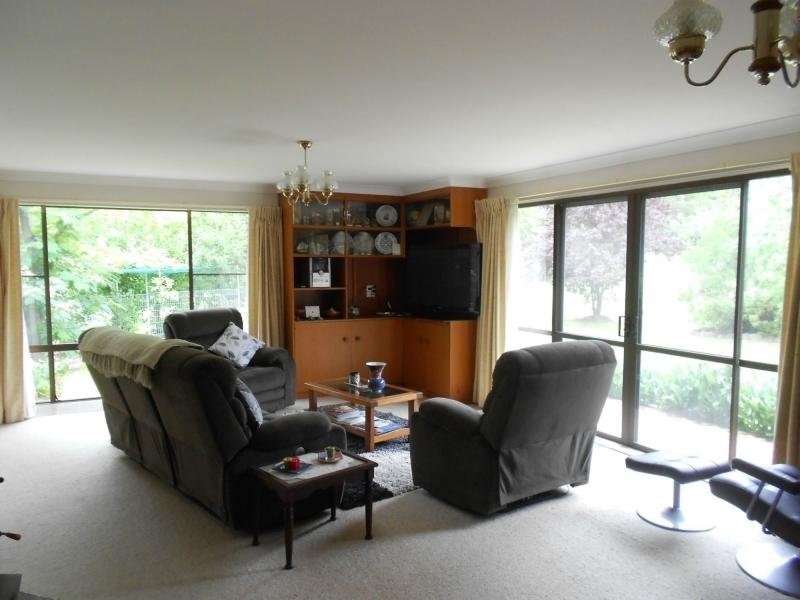 4 Thunderbolts Way, Uralla NSW 2358