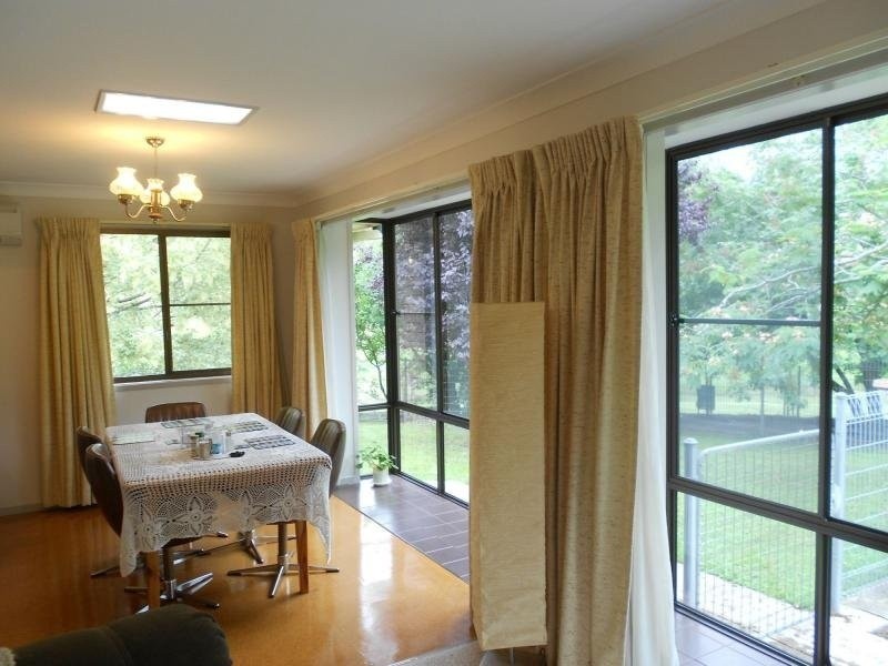 4 Thunderbolts Way, Uralla NSW 2358