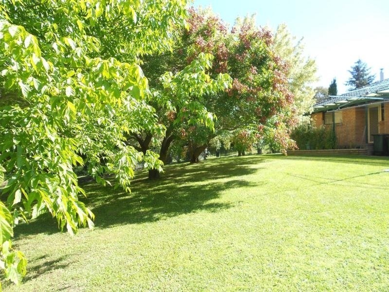 4 Thunderbolts Way, Uralla NSW 2358