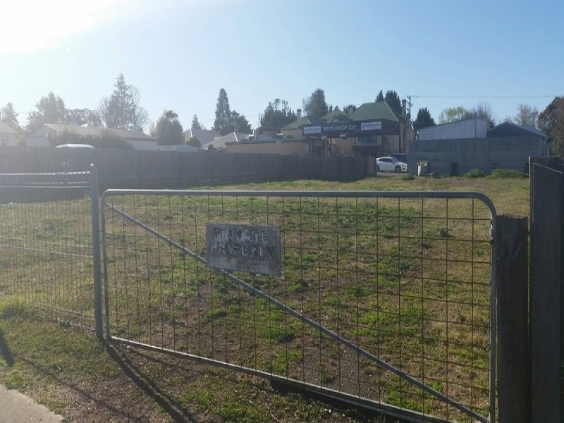 11 West Avenue, Armidale NSW 2350