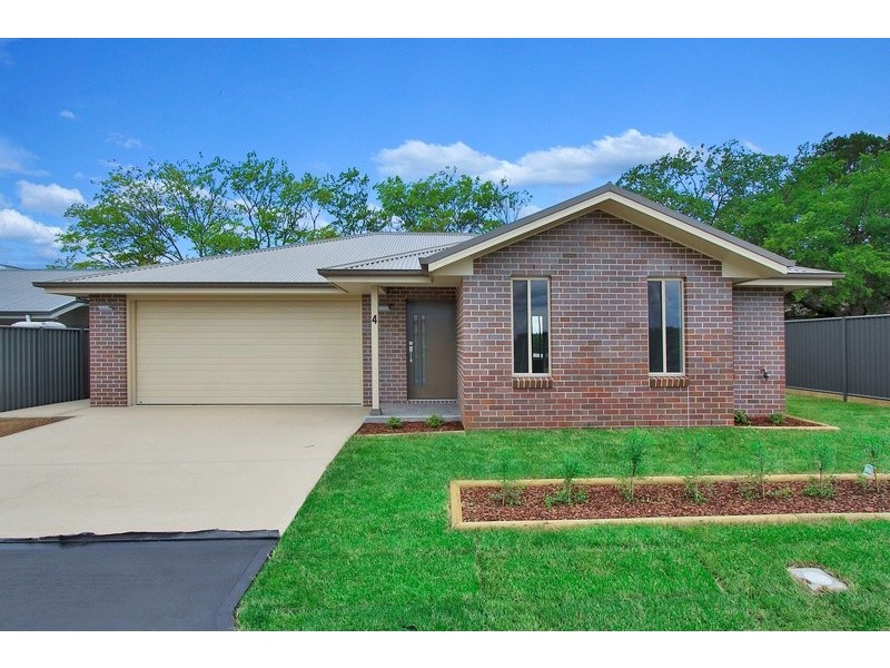 4/22 Freeman Crescent, Armidale NSW 2350