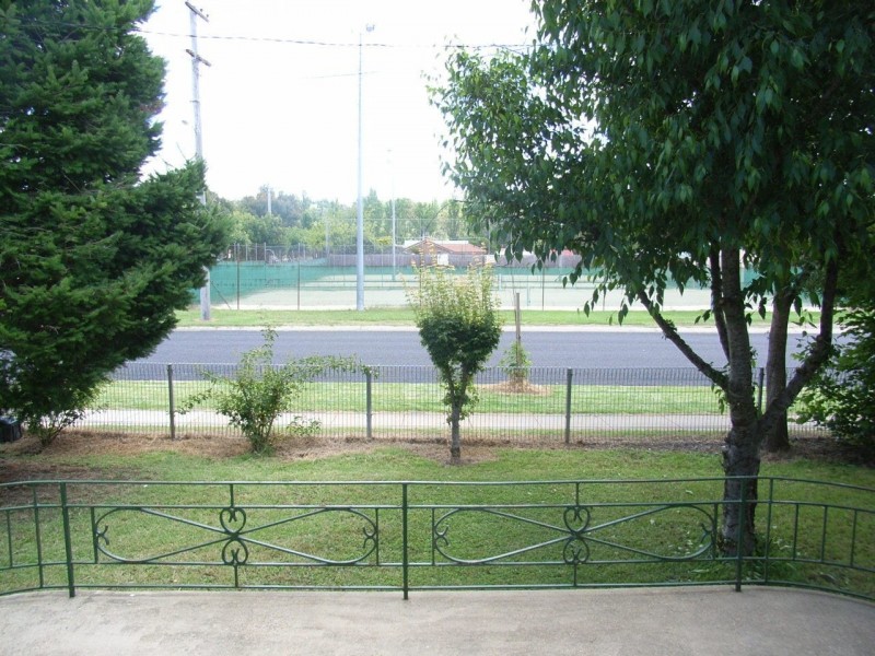 185 Chapel Street, Armidale NSW 2350