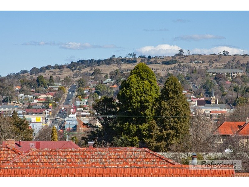 12 Marsh Street, Armidale NSW 2350