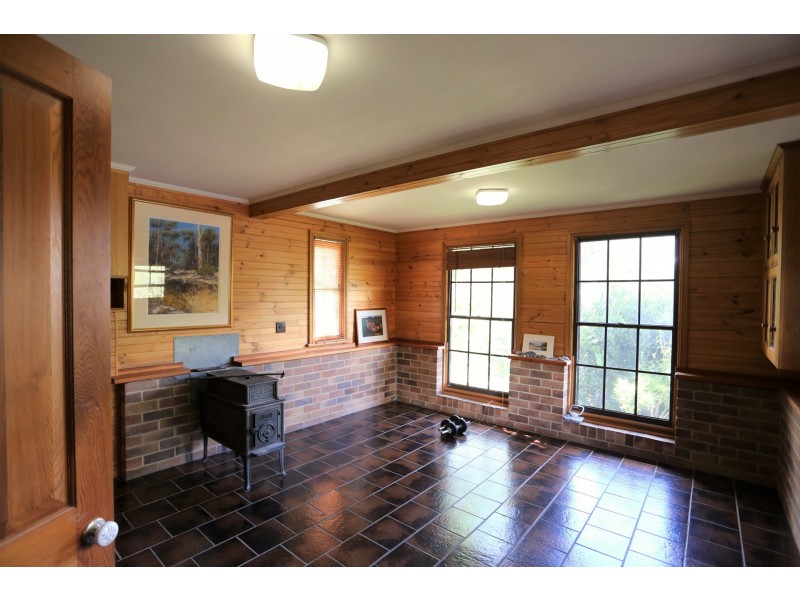 136 Kingstown Road, Uralla NSW 2358