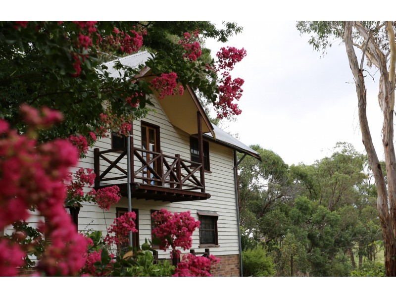 136 Kingstown Road, Uralla NSW 2358