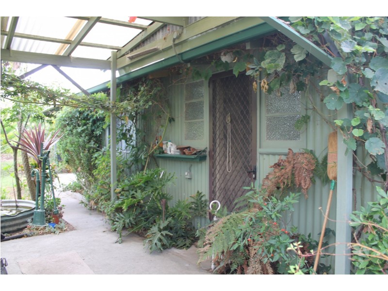 11 Queen Street, Hillgrove NSW 2350