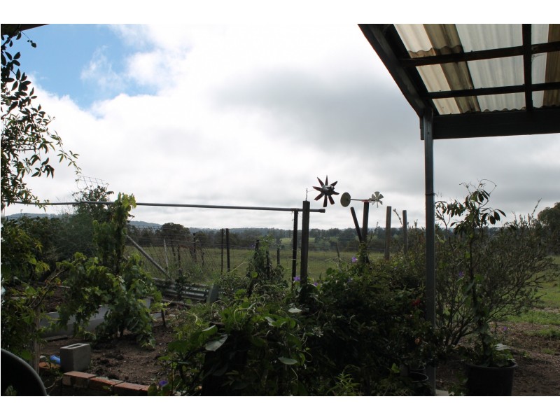 11 Queen Street, Hillgrove NSW 2350