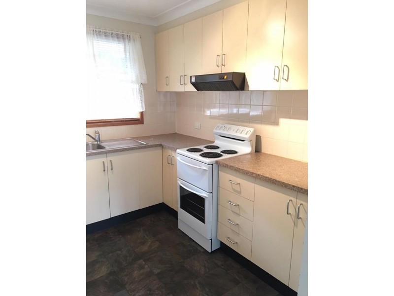 2/8 Nathaniel Pigeon Drive, Armidale NSW 2350