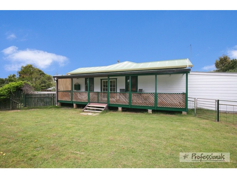 18 Samuelson Crescent, Armidale NSW 2350