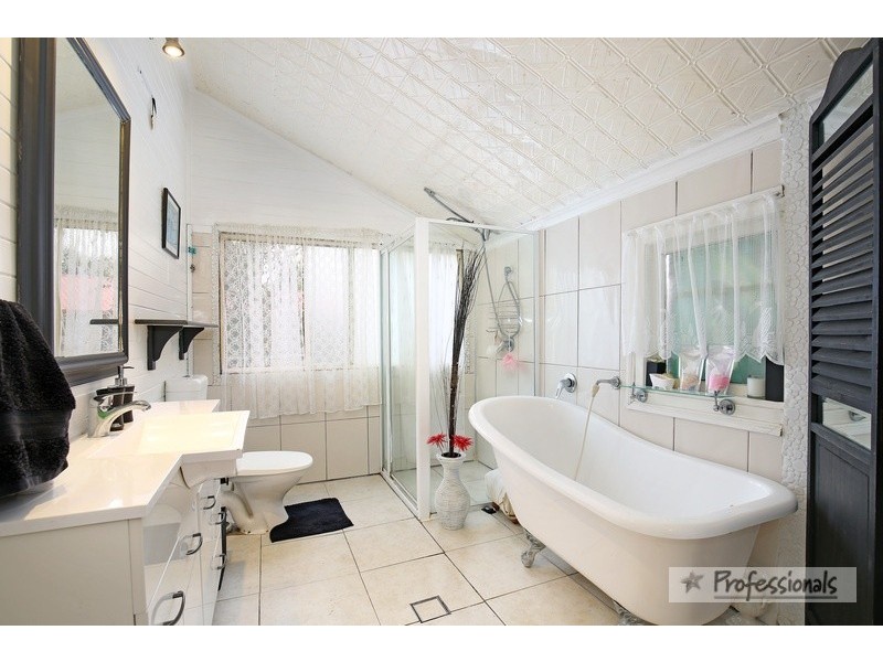 18 Samuelson Crescent, Armidale NSW 2350