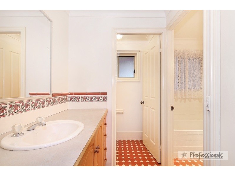 15 Rosecommon Avenue, Armidale NSW 2350