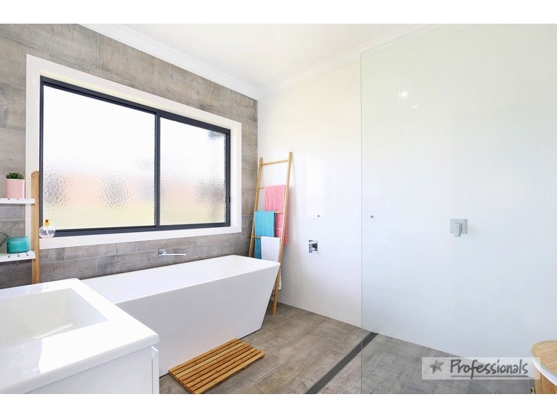 15 Spearmount Drive, Armidale NSW 2350
