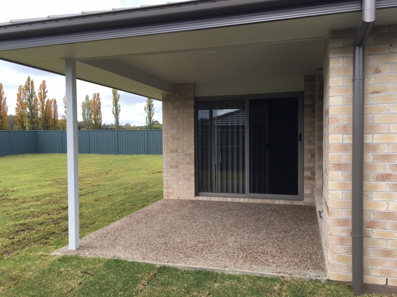 8 Lara Avenue, Armidale NSW 2350